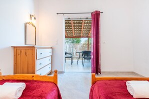 2 bedrooms, iron/ironing board, free WiFi, bed sheets - Villa 'Elia' with Sea View, Garden, Terrace & Wi-Fi (Ag. Georgios)