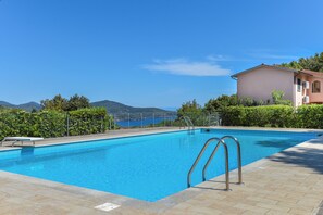 Pool - Apartment 'Trilocale La Chicca' with Shared Pool, Wi-Fi and Air Conditioning (Capoliveri)