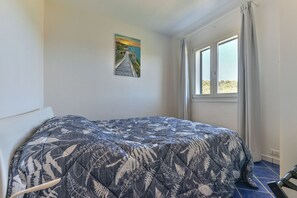 2 bedrooms, free WiFi, bed sheets - Apartment 'Trilocale La Chicca' with Shared Pool, Wi-Fi and Air Conditioning (Capoliveri)