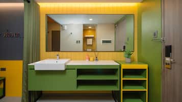 Ropa de cama de alta calidad, caja fuerte, mobiliario individual