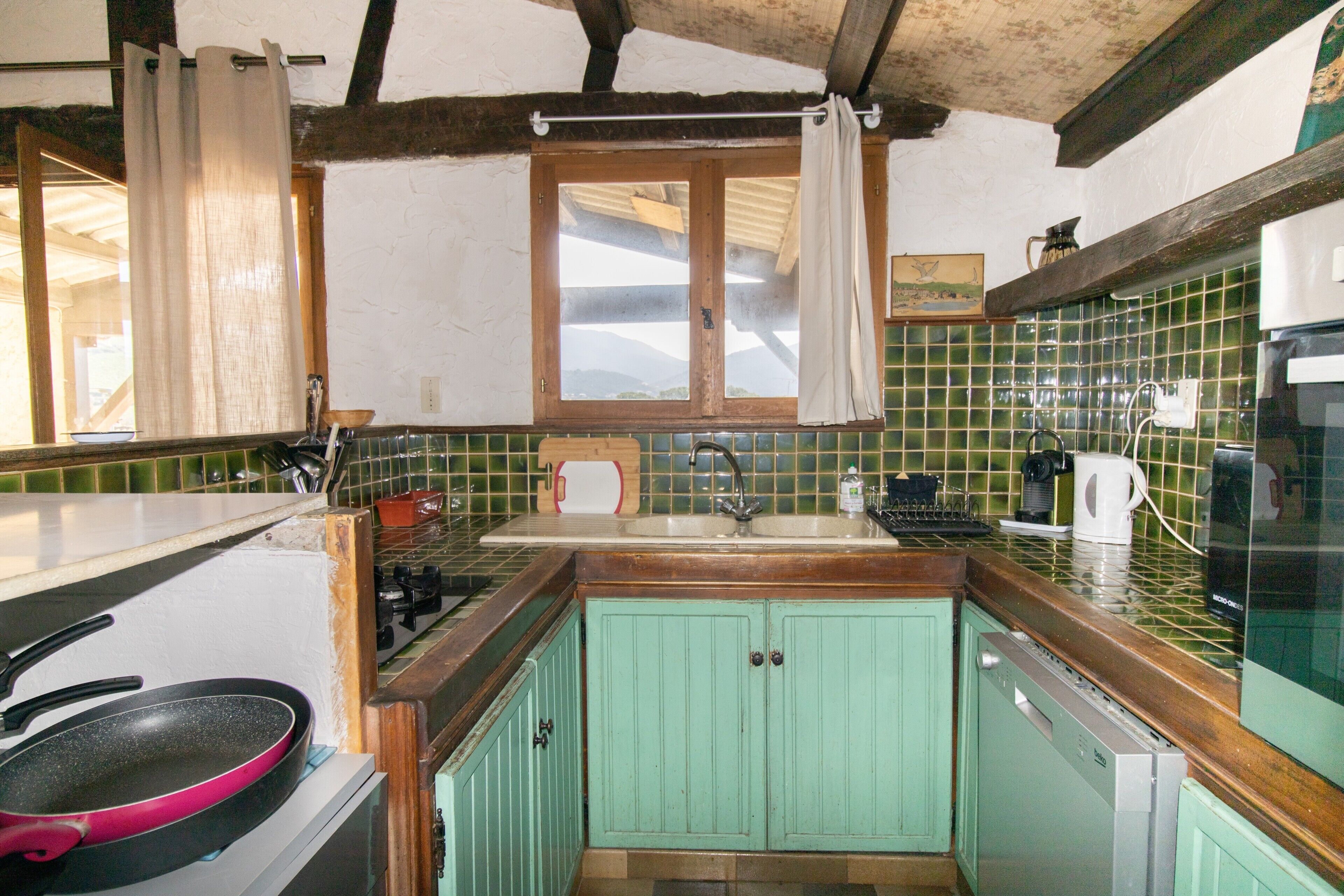 雪櫃、微波爐、焗爐、爐具