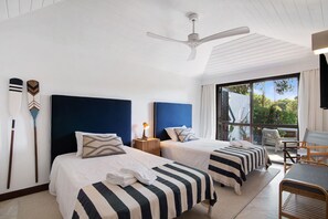 3 bedrooms, iron/ironing board, free WiFi, bed sheets - Vacation Home "Vilamoura Com Piscina E Wifi" with Private Pool, Terraces & Wi-Fi (Vilamoura)