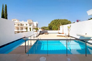 Pool - Vacation Home "Vilamoura Com Piscina E Wifi" with Private Pool, Terraces & Wi-Fi (Vilamoura)