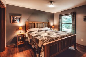 2 bedrooms, desk, free WiFi, bed sheets - HotTub | Private Forest | King Bed | Near Ash Cave (Rockbridge)
