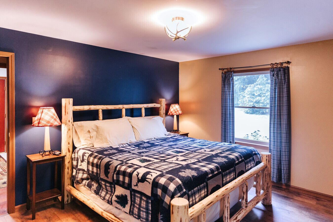 2 多间卧室、办公桌、免费 WiFi、床单