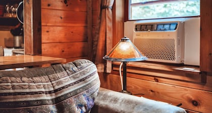 Heartland Hideaways, Cabin 3