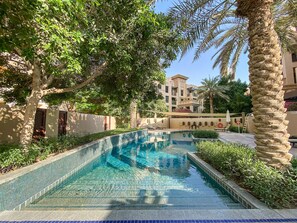 Outdoor pool - Silkhaus Zaafaran, Downtown Dubai (Dubai)