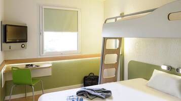 Standard Room, 1 Double Bed | Desk, soundproofing, WiFi (free), bed sheets