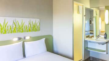 Room, 1 Double Bed | Desk, free WiFi, bed sheets