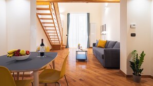 Deluxe Apartment | Living area