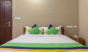 Habitación doble Premium | Escritorio y tabla de planchar con plancha 