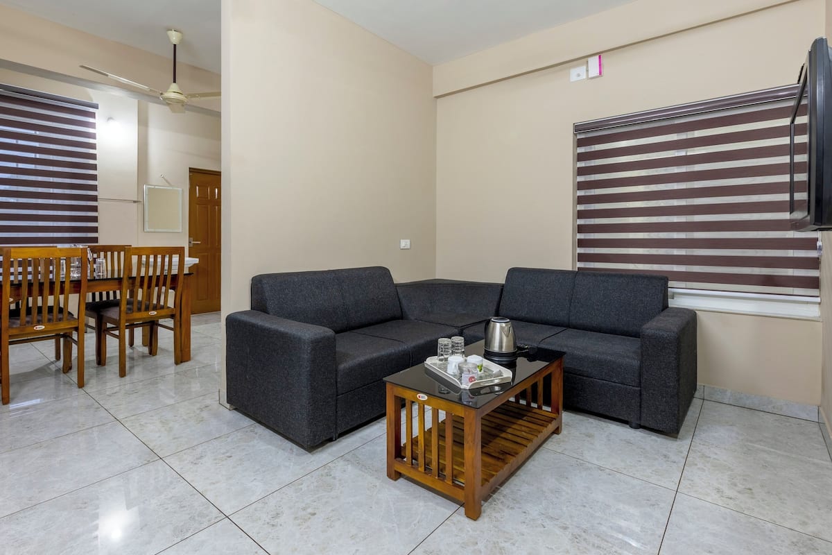 premium double room | desk, iron/ironing board