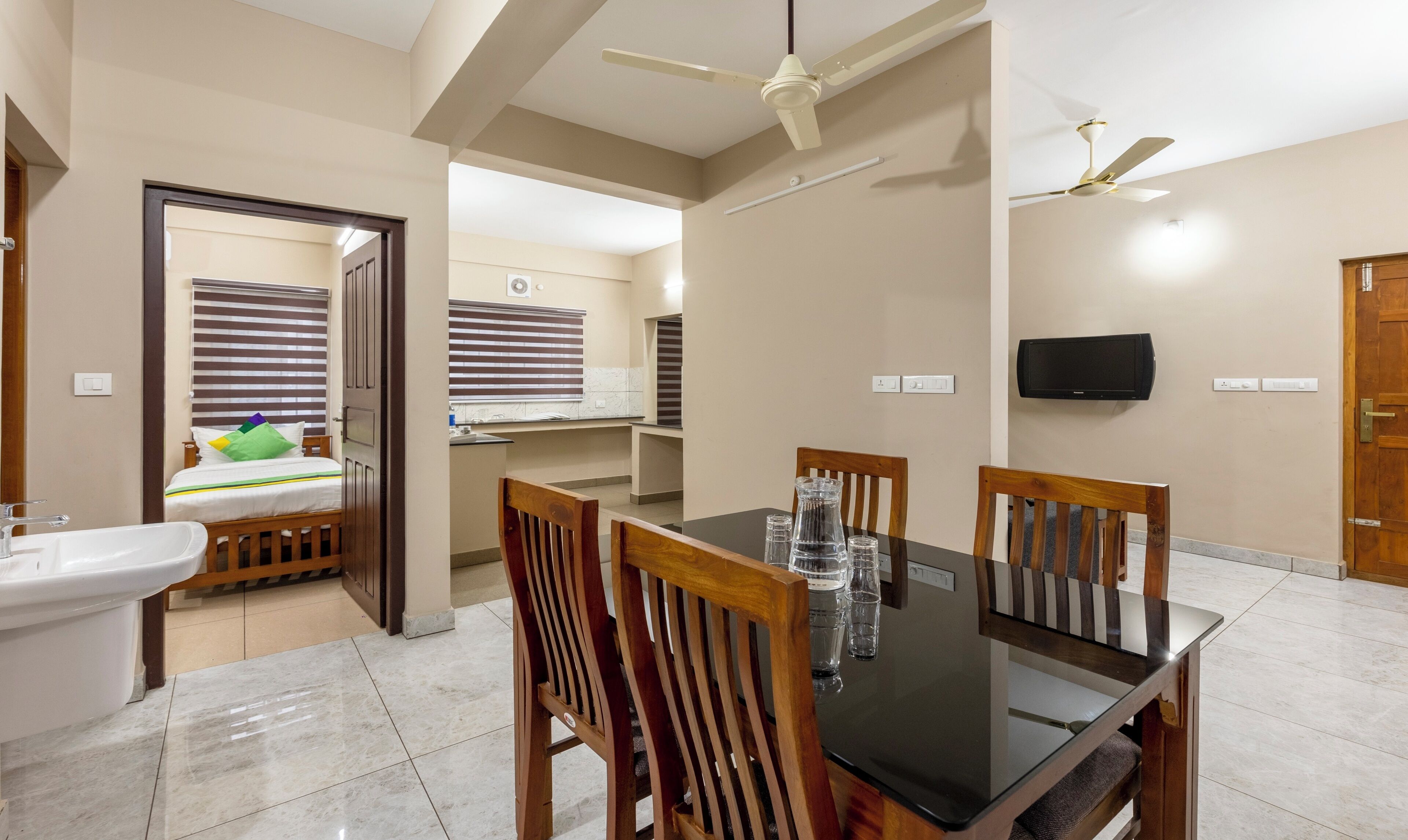 Premium Double Room | Desk, iron/ironing board