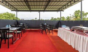 Dining - Treebo Dreams Arcade (Aluva)