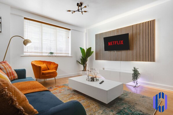 Smart TV, stereo, offices