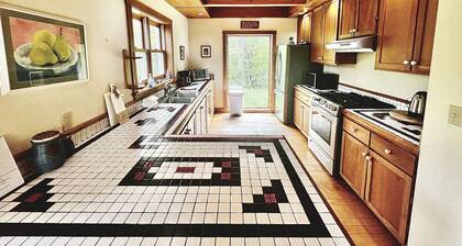 Spacious home Featuring a hot tub, fire pit, fireplace and more!