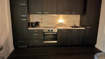 Geladeira, fogão, cooktop, lava-louças