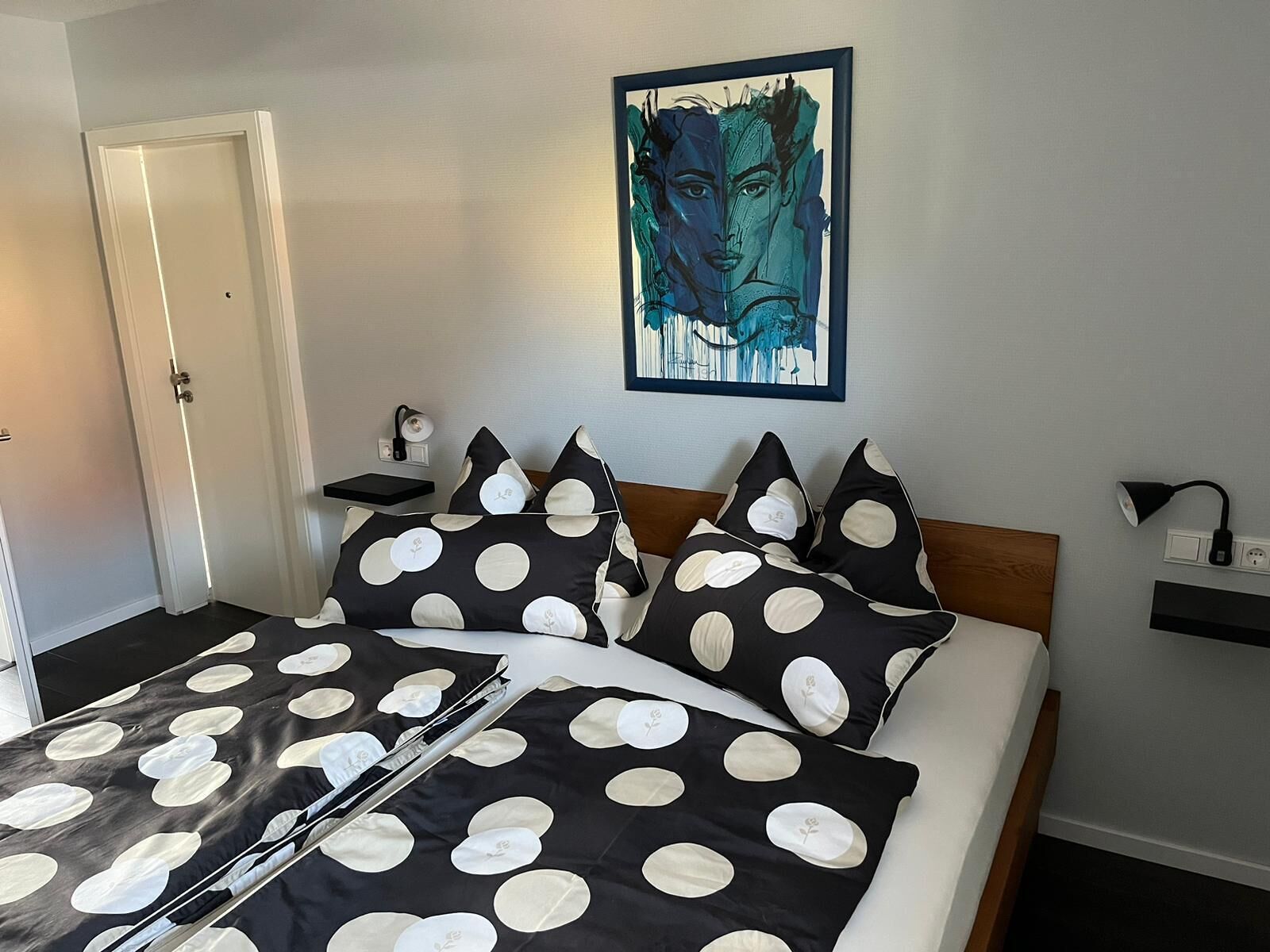 1 chambre, lit parapluie, Wi-Fi gratuit, draps fournis