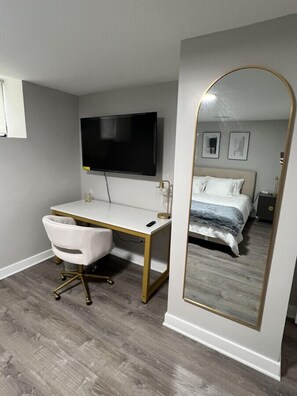 3 bedrooms, desk, iron/ironing board, free WiFi - Modern 3 Bedroom Close to Downtown Chicago (Chicago)