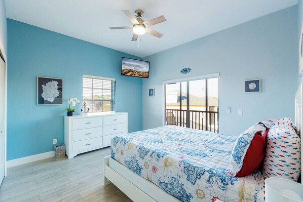 3 habitaciones, tabla de planchar con plancha y cuna de viaje