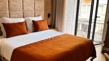 Comfort Double Room | Minibar, in-room safe, soundproofing, free WiFi