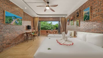 Family Room, Balcony | Premium bedding, minibar, laptop workspace, soundproofing