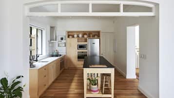 Villa | Private kitchen | Full-size fridge, microwave, oven, stovetop