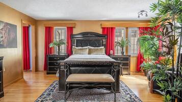 4 室のベッドルーム、デスク、アイロン / アイロン台、WiFi (無料)