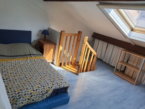 1 bedroom, iron/ironing board, internet, bed sheets