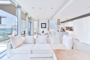 Grand Apartment, 2 Bedrooms, Sea View, Beachfront | Living area