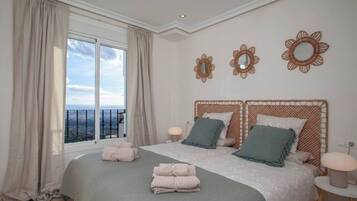 2 slaapkamers, een strijkplank/strijkijzer, gratis wifi, beddengoed