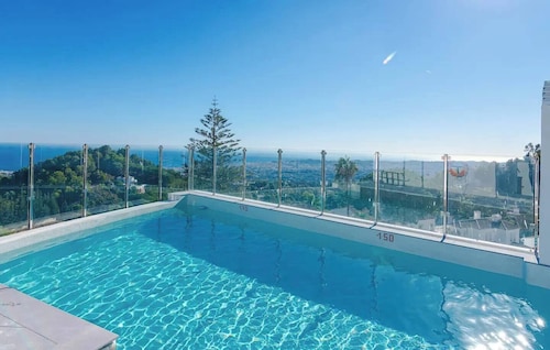 Spectacular new apartment with incredible sea views