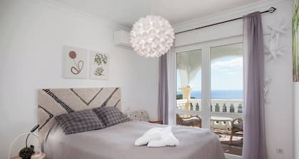 Cozy townhouse Mijas with views, offers everything you need for a perfect vacation with your family. It is a very cozy house with its private garden.