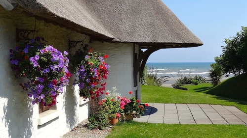 Thatcher's Rest Cottage
Winner 'Best beach holiday rental in Europe'.