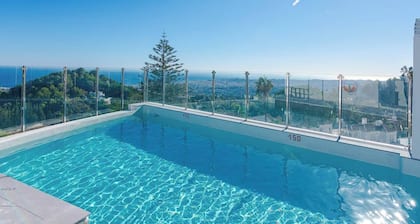 Mediterranean apartment with sea views in Mijas