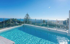 Infinity-pool