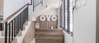OYO Life 3248 Vision Residence Karawang