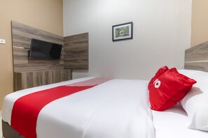 Standard Double Room - OYO Life 3248 Vision Residence Karawang (Karawang)