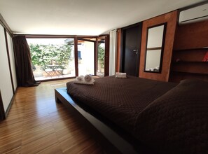 2 Schlafzimmer, Zimmersafe, Schreibtisch, Bügeleisen/Bügelbrett