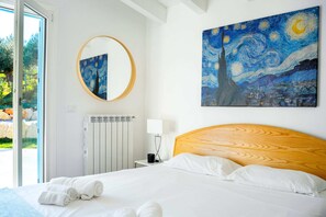 3 habitaciones, escritorio, tabla de planchar con plancha y wifi 