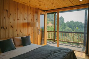 Superior Bungalow, Balcony, Lake View | 1 bedroom, iron/ironing board, free WiFi, bed sheets - LAVENDER DALAT (Da Lat)