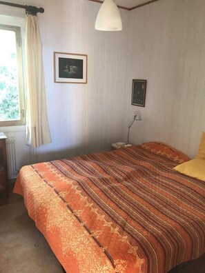 2 habitaciones, tabla de planchar con plancha y wifi gratis 