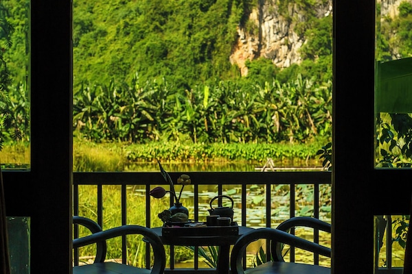 Rom House (King Bed) | Vista a la montaña