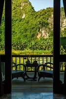 Rom House (King Bed) | Mountain view