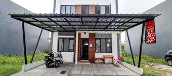 OYO 90688 Marta Residence
