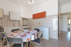 House | Dining room