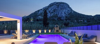 Del Sur Luxury Villa, Heated Pool & Utter Privacy