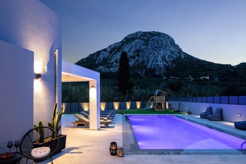 Del Sur Luxury Villa, Heated Pool & Utter Privacy