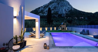 Del Sur Luxury Villa, Heated Pool & Utter Privacy