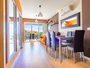 Dining - Lovely apartment for 4 people with pool, A/C, TV and terrace (Orpesa Oropesa Del Mar)